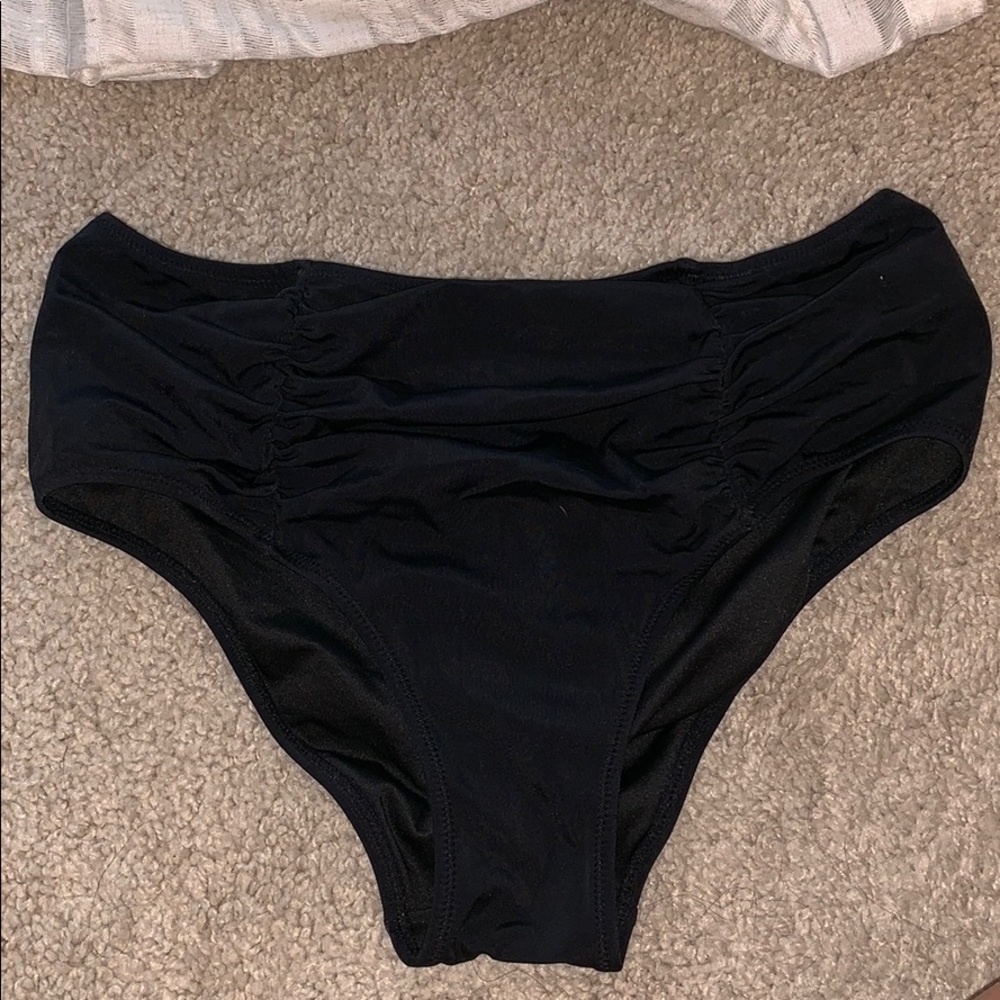 Victoria’s Secret High-waisted scrunch bottoms